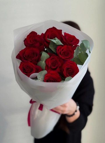 Букет из 9 красных роз &laquo;Любовь без памяти&raquo;  от интернет-магазина цветов в Владивостоке