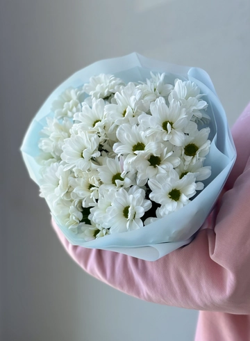 Монобукет из кустовых хризантем &laquo;Ромашковый бум&raquo; от интернет-магазина цветов в Владивостоке