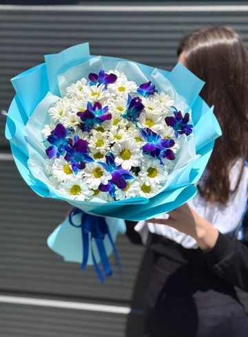 Дуо-букет с орхидеями «Знак Водолея» от интернет-магазина цветов в Владивостоке