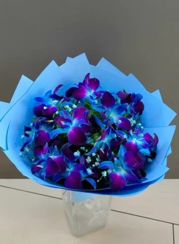 Дуо-букет с орхидеями «Цветочный блюз» от интернет-магазина цветов в Владивостоке