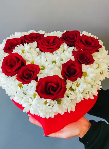 Love is от интернет-магазина цветов в Владивостоке