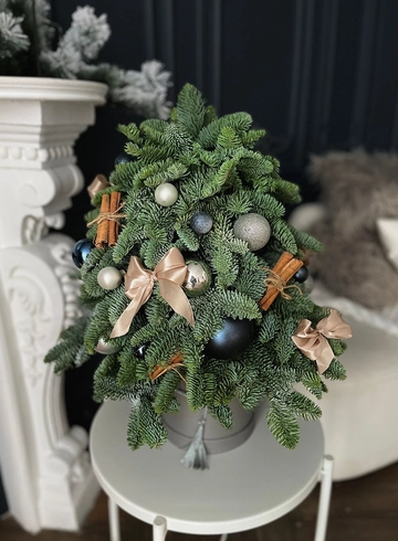 Елочка от интернет-магазина цветов в Владивостоке