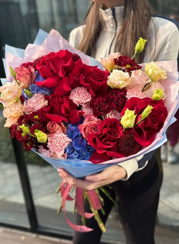 Сборный букет &laquo;Лед и пламя&raquo;  от интернет-магазина цветов в Владивостоке