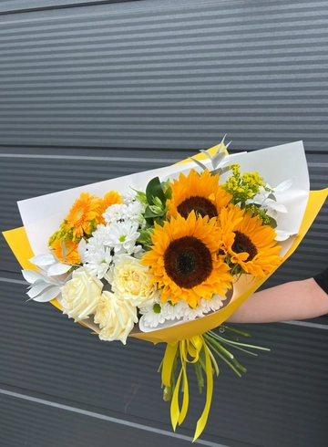 Сборный букет «Солнечный» от интернет-магазина цветов в Владивостоке