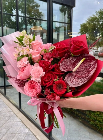 Сборный букет «Распущенный голландец» от интернет-магазина цветов в Владивостоке