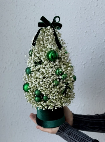 Елочка из гипсофилы от интернет-магазина цветов в Владивостоке