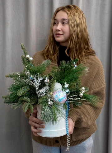 Композиция М &laquo;Голубой огонек&raquo; от интернет-магазина цветов в Владивостоке