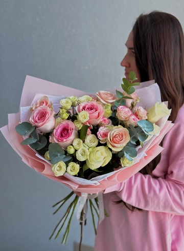 Сборный букет из роз &laquo;Давай на ты&raquo; от интернет-магазина цветов в Владивостоке