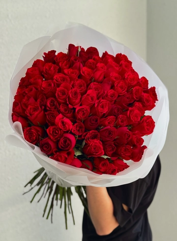 Букет из красных роз &laquo;Люби меня люби&raquo; от интернет-магазина цветов в Владивостоке