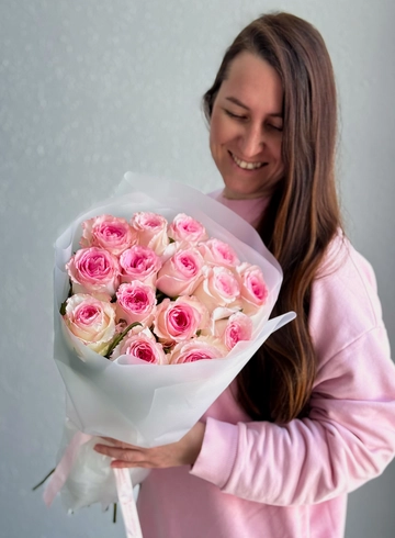 Букет из розовых роз &laquo;Розовое вино&raquo; от интернет-магазина цветов в Владивостоке