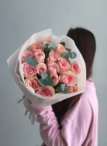 Букет из 15 розовых роз &laquo;Базовый минимум&raquo; от интернет-магазина цветов в Владивостоке