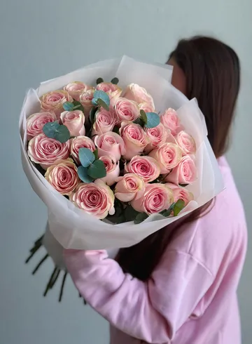 Букет из 25 розовых роз &laquo;Базовый минимум&raquo; от интернет-магазина цветов в Владивостоке