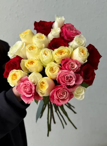 Микс из 25 роз &laquo;Художник&raquo; от интернет-магазина цветов в Владивостоке