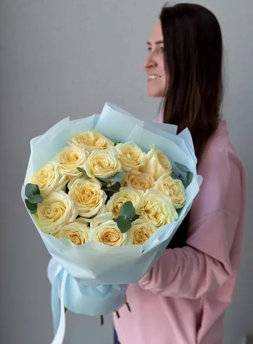Букет из 15 пионовидных роз &laquo;Зайка моя&raquo; от интернет-магазина цветов в Владивостоке