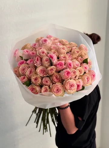 Букет из 55 розовых роз &laquo;Розовое вино&raquo; от интернет-магазина цветов в Владивостоке