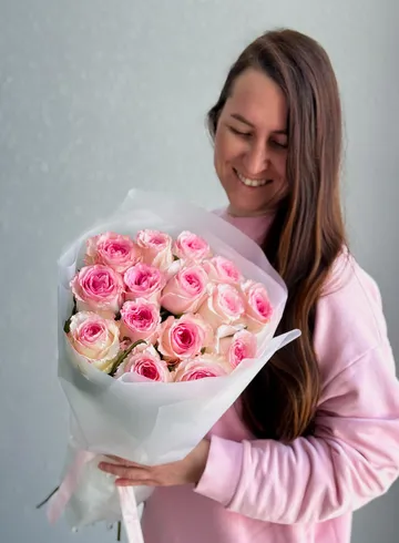 Букет из 15 розовых роз &laquo;Розовое вино&raquo; от интернет-магазина цветов в Владивостоке