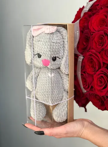 Игрушка ручной работы &laquo;Зайка с бантиком&raquo; от интернет-магазина цветов в Владивостоке