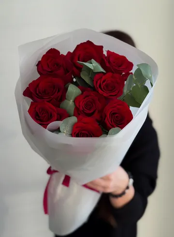 Букет с красными розами &laquo;Любовь без памяти&raquo; от интернет-магазина цветов в Владивостоке