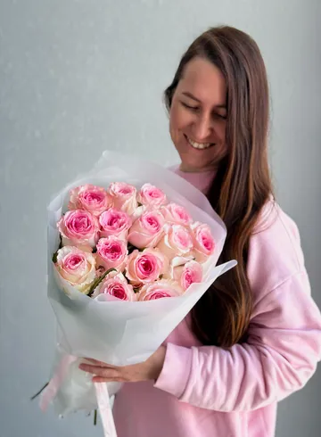 Букет розовых роз &laquo;Розовое вино&raquo; от интернет-магазина цветов в Владивостоке