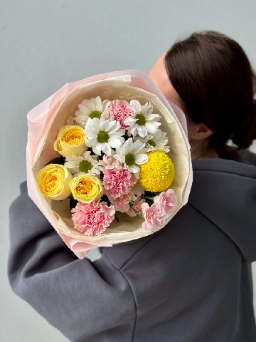 Сборный букет &laquo;Солнце Монако&raquo; от интернет-магазина цветов в Владивостоке