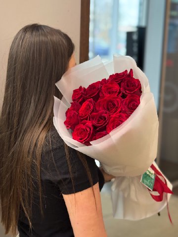 Букет из красных роз от интернет-магазина цветов в Владивостоке