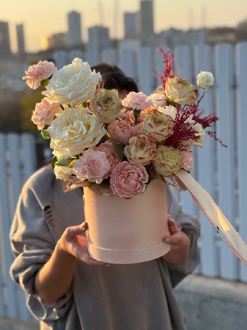 Композиция с розами от интернет-магазина цветов в Владивостоке